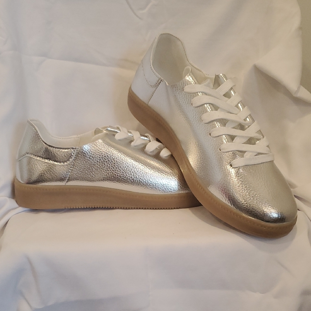 JustFab Metallic Silver Low-Profile Sneakers - Picture 7 of 8